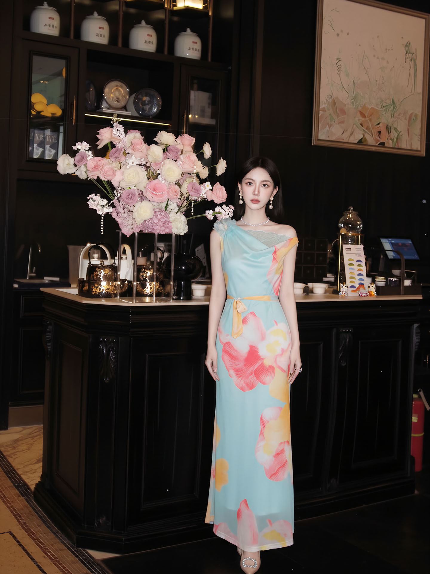 Đầm maxi nữ thắt eo phong cách tân cổ điển họa tiết in hoa dây rua — màu xanh nhạt