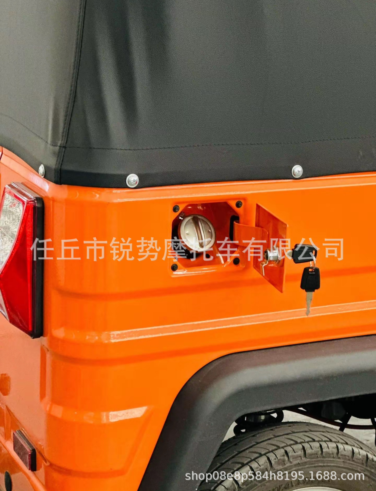 Fuel-powered three-wheeled motorcycle with canopy for passenger transport, Southeast Asian cross-border TUK-TUK passenger three-wheeled motorcycle