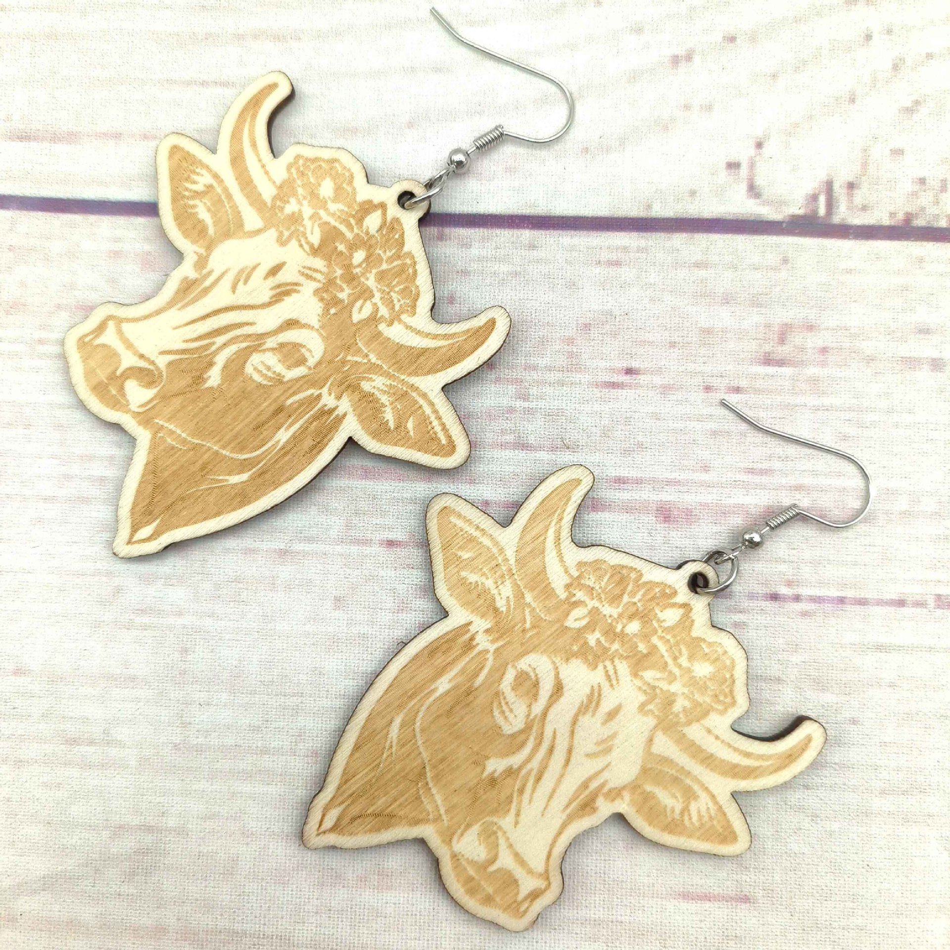 1 Pair Retro Cattle Carving Wood Drop Earrings display picture 4