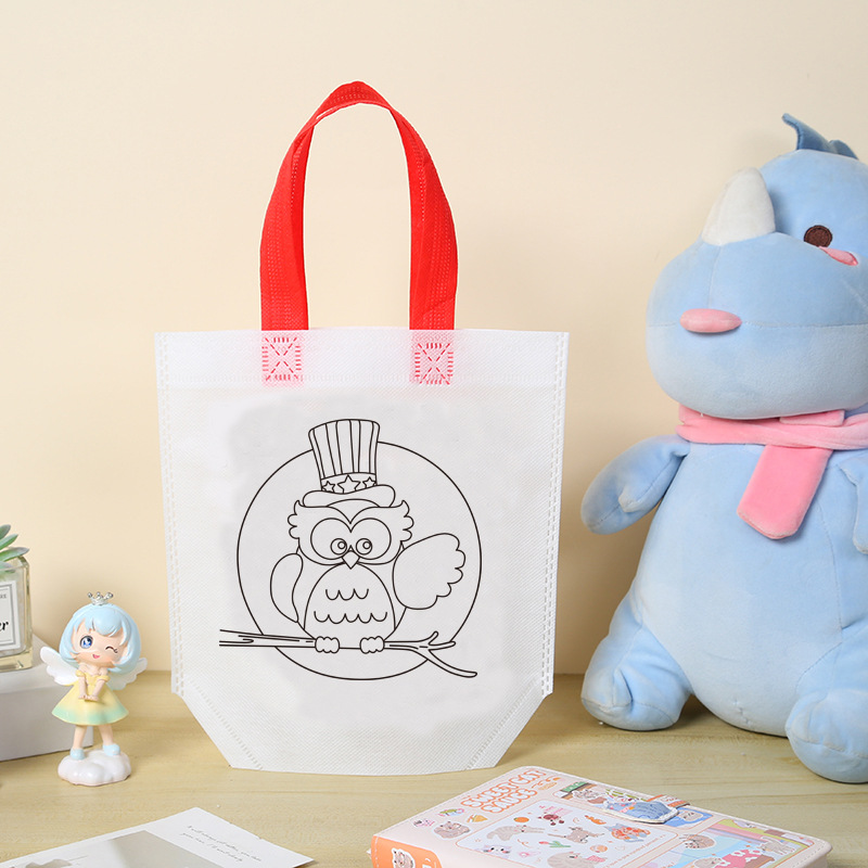 Búho unicornio; 22 ancho * 24 alto 10 fondo; tela no tejida