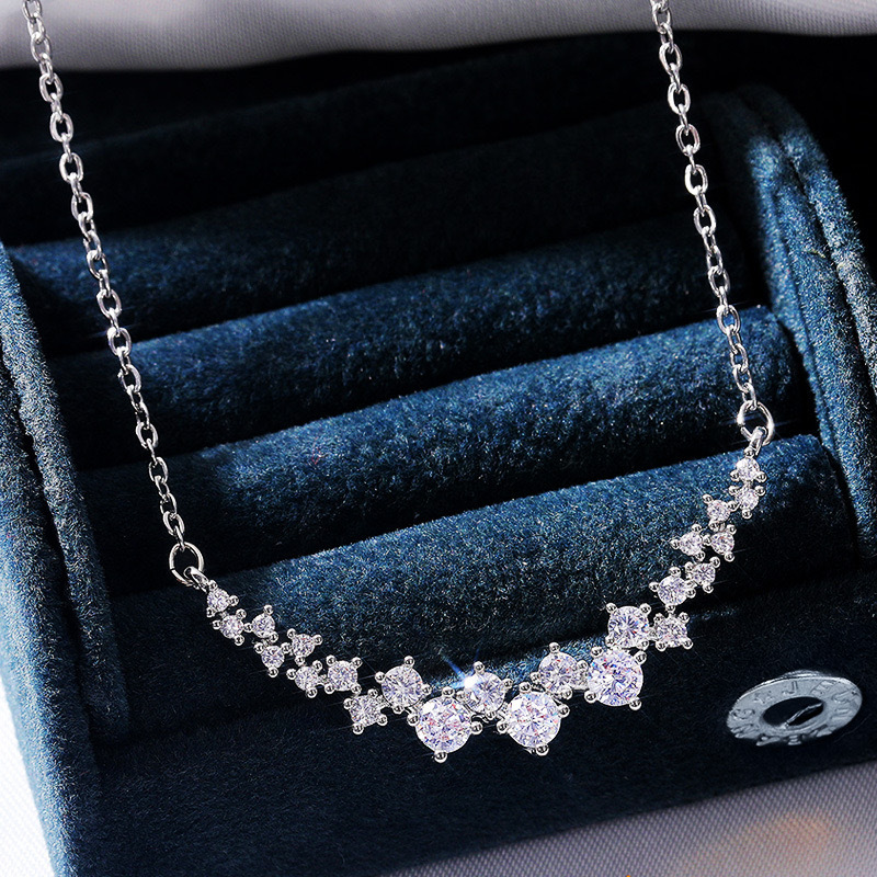 Collier de vente chaude, magnifique et éblouissant pendentif en diamant de zircone étoilé, style souriant, collier pour femmes_voghion.com
