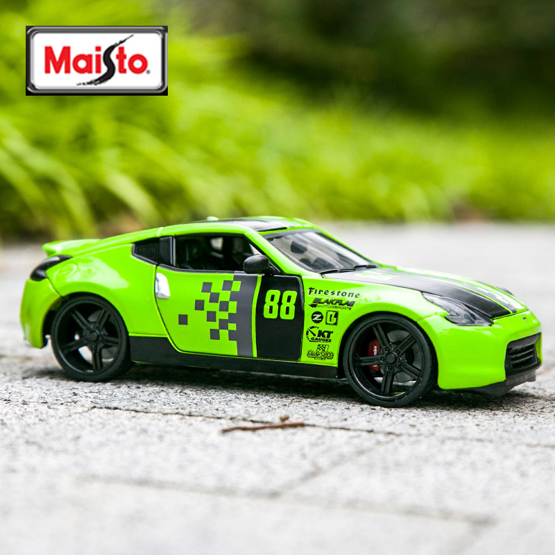 Special Clearance Price Meitchitu 1:24 2009 Nissan 370Z Static Artificial Alloy Car Model Gift Collection