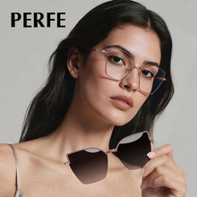 85002 新款跨境时尚潮流金属方框太阳镜 高级感墨镜厂家直销批发