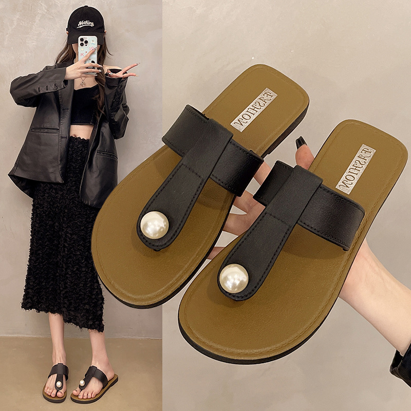 2025 Summer New Versatile Outdoor Flip-Flops Flat Comfortable Stylish Thong Sandals Beach Simple Pearl
