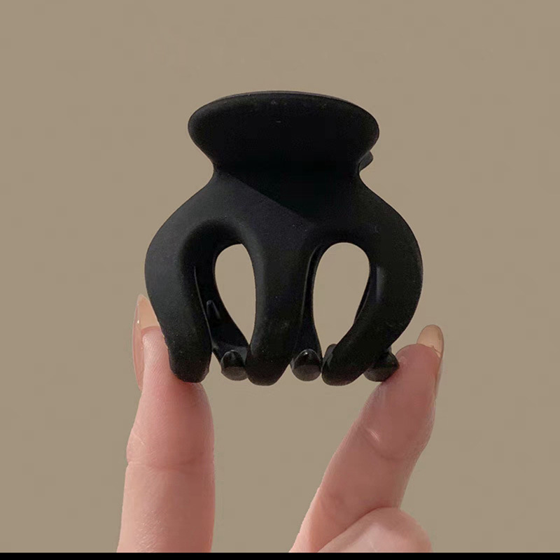 Large high ponytail claw clip hair clip for women, back of head hair clip 2023 frosted pumpkin clip hair accessory.