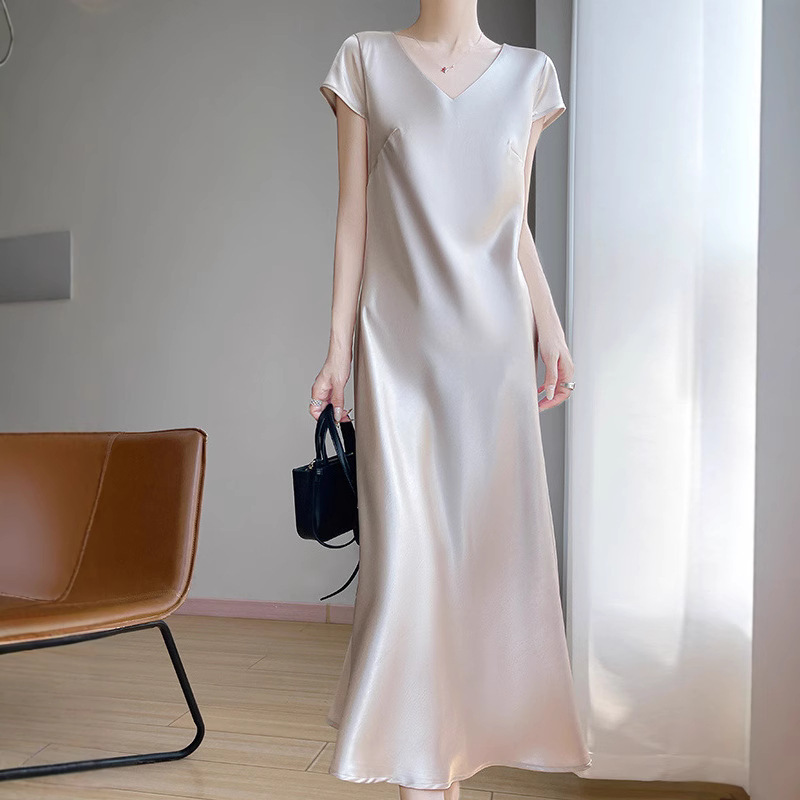 French Gilt Satin V Neck Short-Sleeved Dress for Women in Summer, Anti-Wrinkle and Drapey, Elegant Off-Shoulder Sleeves, Slimming Look Long Skirt French Gilt Satin V Neck Short-Sleeved Dress for Women in Summer, Anti-Wrinkle and Drapey, Elegant Off-Shoulder Sleeves, Slimming Look Long Skirt