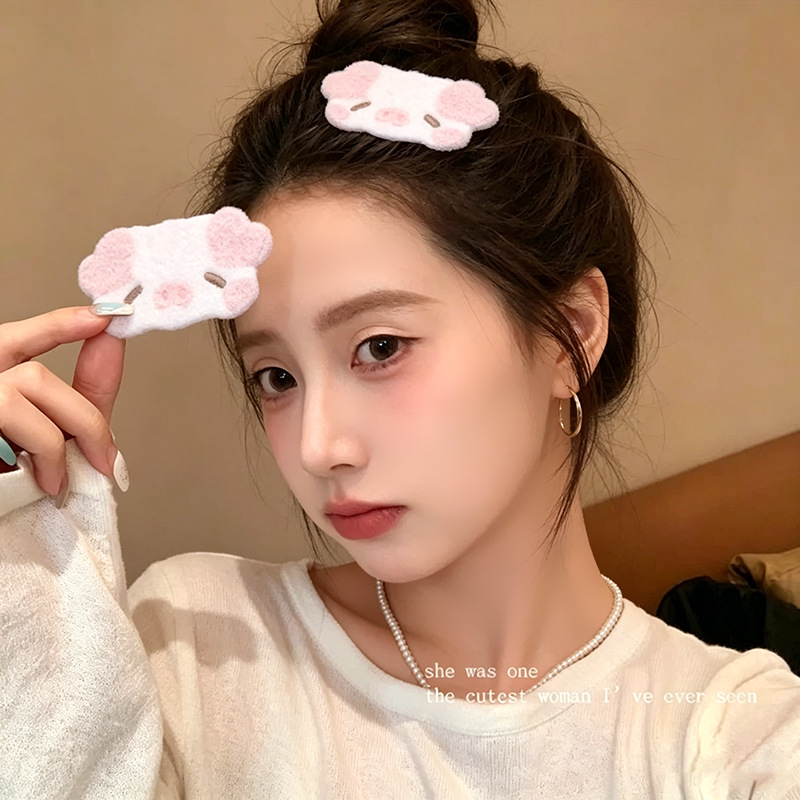 Ins-style milky white pig plush hair clip with magic tape, sweet and girly, for tidying bangs, children's hairpin and hair accessory