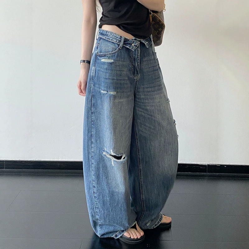 Sn柚 Same Style as the Original, Rugged and Casual Jeans with Cuffed Waist Design, Heavy-Duty Washed and Distressed Jeans Sn柚 Same Style as the Original, Rugged and Casual Jeans with Cuffed Waist Design, Heavy-Duty Washed and Distressed Jeans