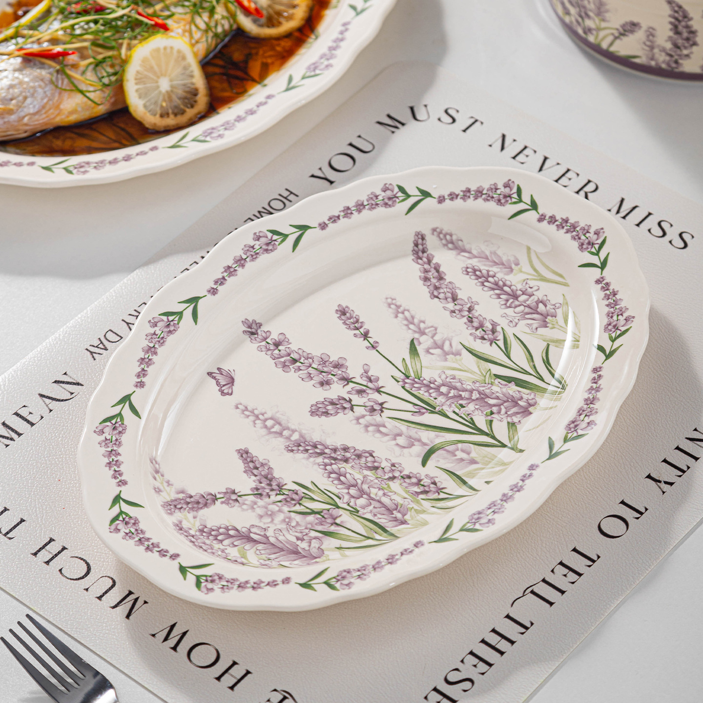 Mar de flores románticas 2025 nuevo hogar de lujo ligero de alto valor plato de cerámica de filete plato poco profundo plato especial de pescado al vapor image 4