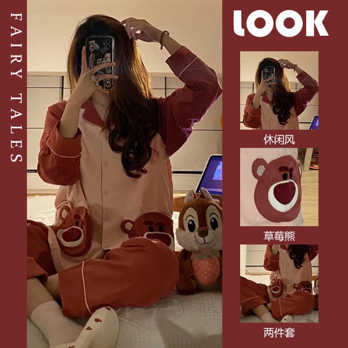 Pijamas estilo Ins de algodón con estampado de oso y fresa japonesa para mujer, modelo nuevo primavera y otoño 2025, de manga larga, finos, se pueden usar fuera como ropa de estar por casa.