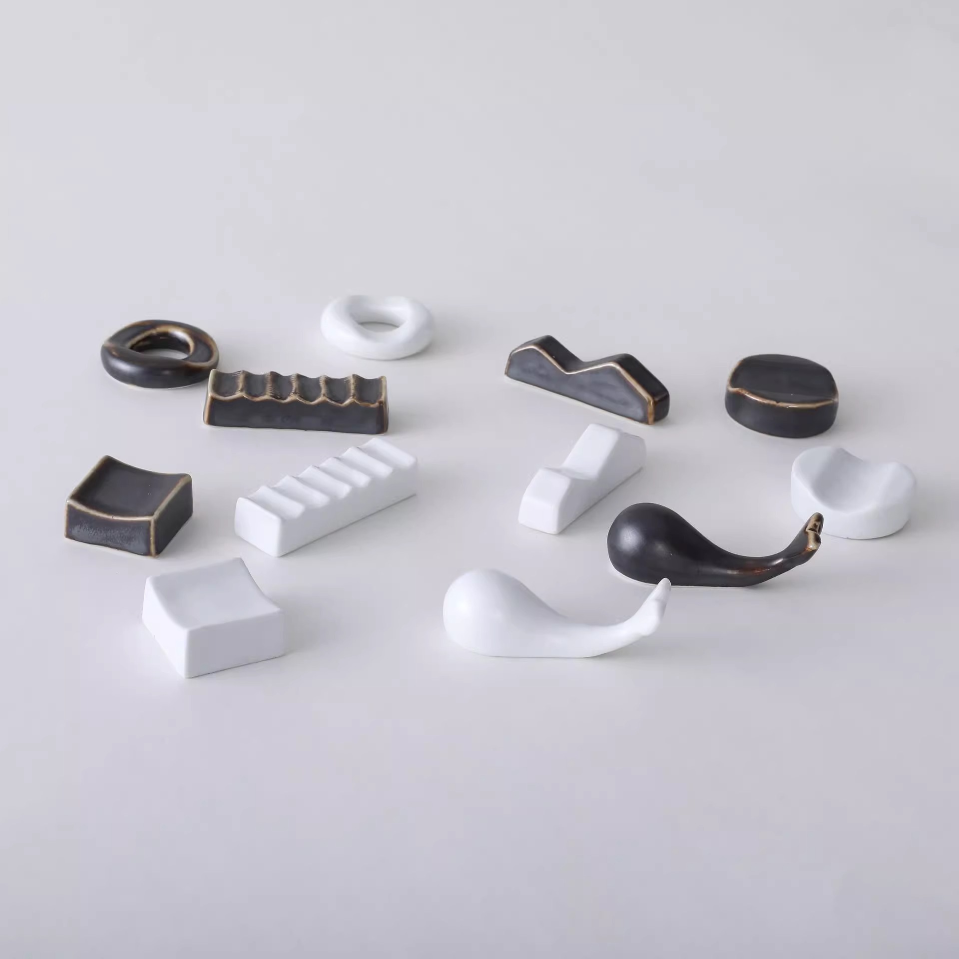 Impresión de cerámica palillos de mesa de cocina combinación de palillos almohada creativa japonesa palillos soporte de hotel restaurante hotel doméstico