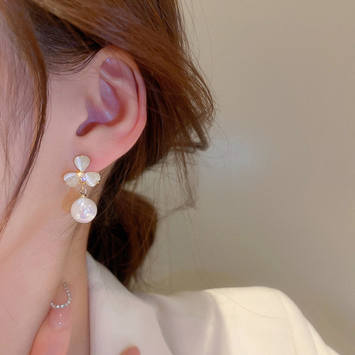 S925 Silver Needle Cat's Eye Stud Earrings Clover Pearl Earrings Korean Style Small Fragrance Style High-end Niche Design Earrings