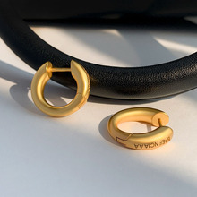 925镀银字母耳扣女甜酷朋克小众个性圆圈蹦迪土酷中性耳圈耳环男