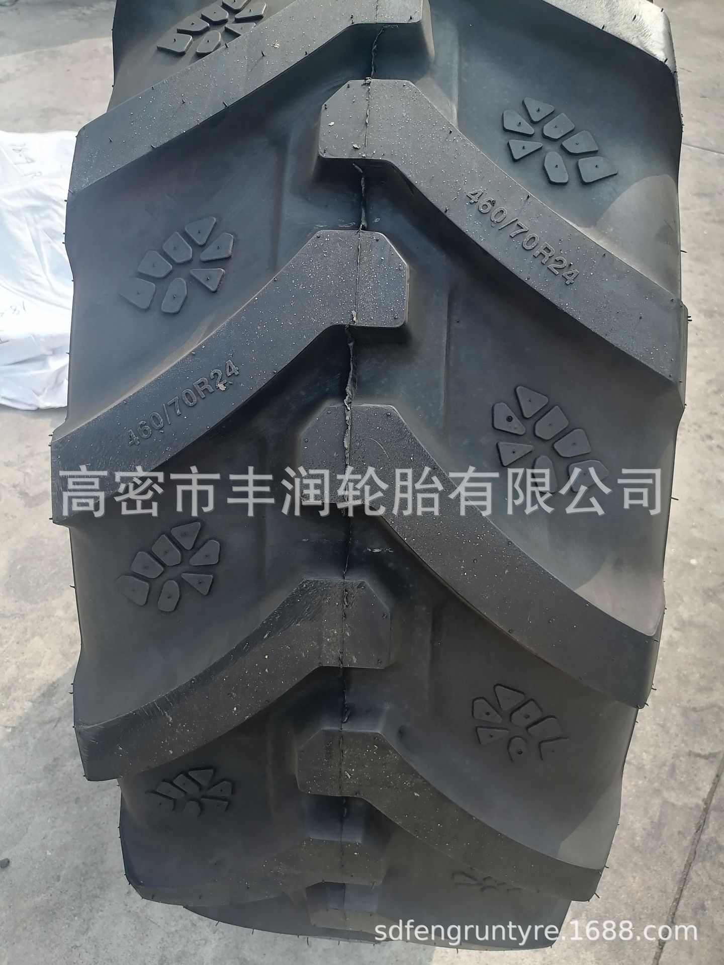 现货 17.5LR24 460/70R24 R-2俩头忙联合收割机真空子午线轮胎
