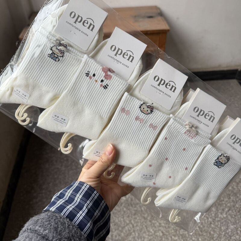 Women's Socks for Autumn and Winter, Mid-Calf, Breathable, Sweat-Absorbent, Odor-Resistant, White Hello Kitty, Versatile Long Socks for Students Women's Socks for Autumn and Winter, Mid-Calf, Breathable, Sweat-Absorbent, Odor-Resistant, White Hello Kitty, Versatile Long Socks for Students