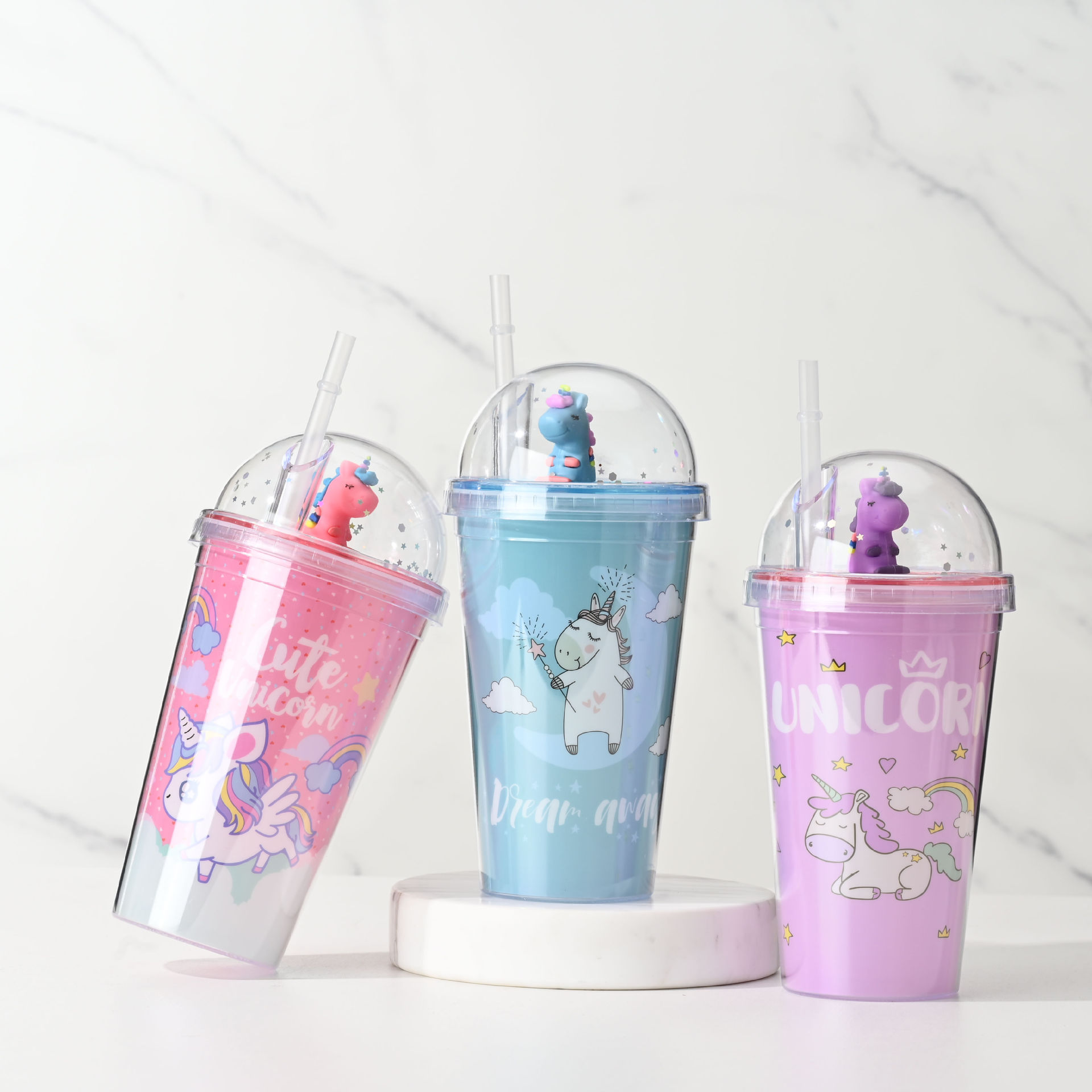 Internet celebridad de dibujos animados unicornio taza de agua de doble capa de plástico de hielo taza de trituración taza de paja taza de alto aspecto estudiante taza de los niños