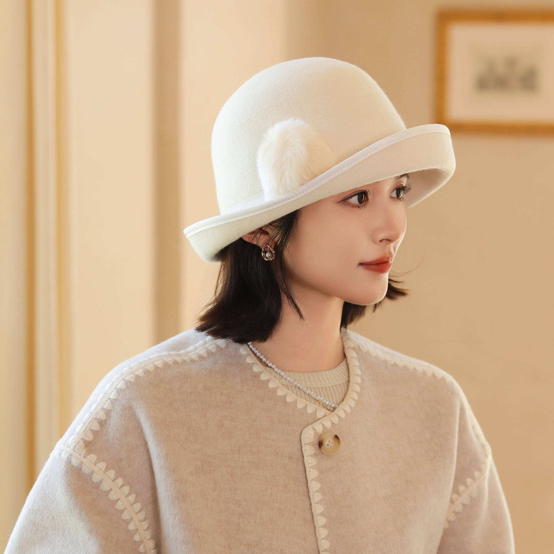 Women's Autumn/Winter Wool Elegant Rolled-Brim Bucket Hat Large Pom-Pom Fisherman's Hat Elegant And Warm Hat_voghion.com