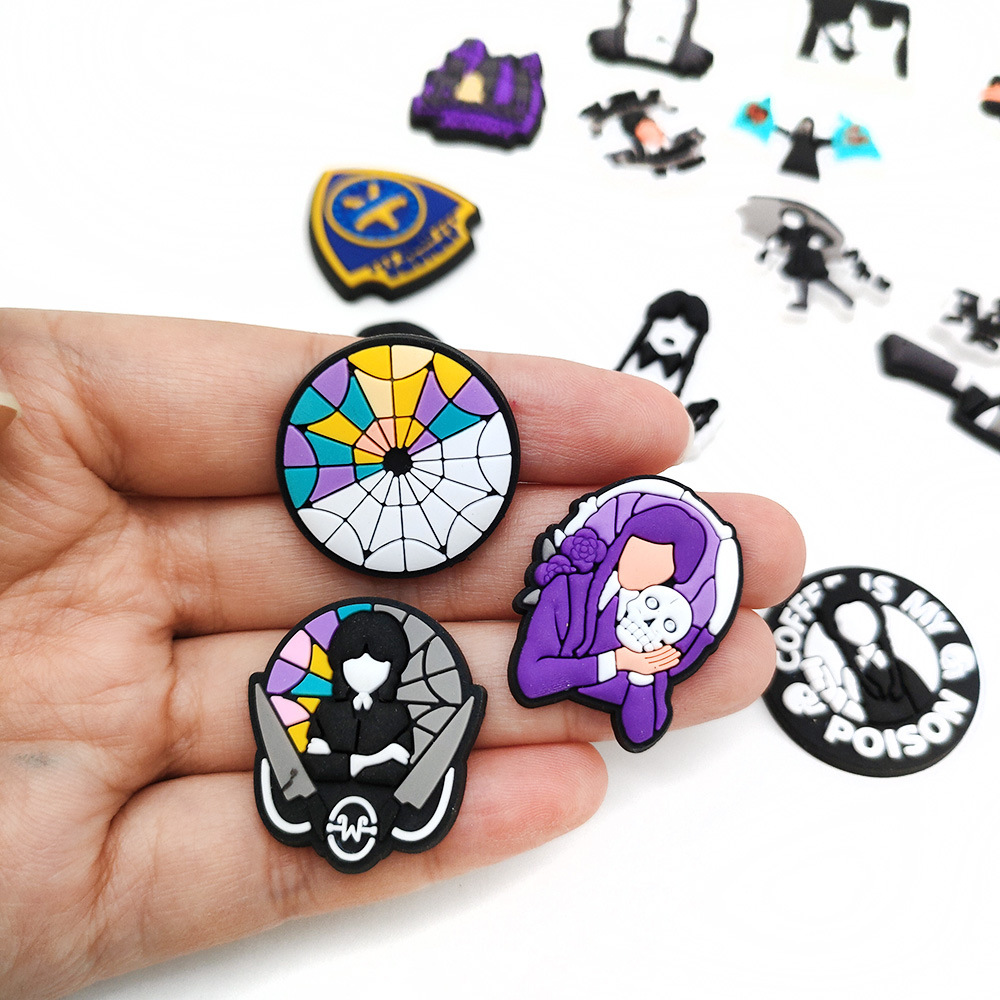 Serie de TV americana miércoles agujero zapatos zapato flor zapato hebilla desmontable flor zapato hebilla agujero zapatos Decoración