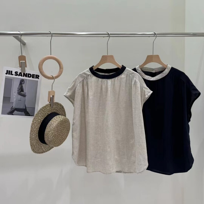 Japanese-Style Color-Blocked Round-Neck Hemp Shirt for Women, New Summer Vintage Artistic Design with Single-Row Back Buttons and Pleated Sleeves Japanese-Style Color-Blocked Round-Neck Hemp Shirt for Women, New Summer Vintage Artistic Design with Single-Row Back Buttons and Pleated Sleeves