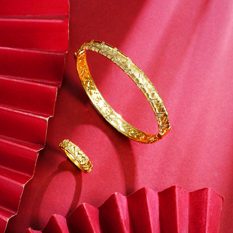 Nueva pulsera con hebilla de oro de arena vietnamita, trenza de diamantes retro, anillo abierto con textura, joyería de diseño femenino