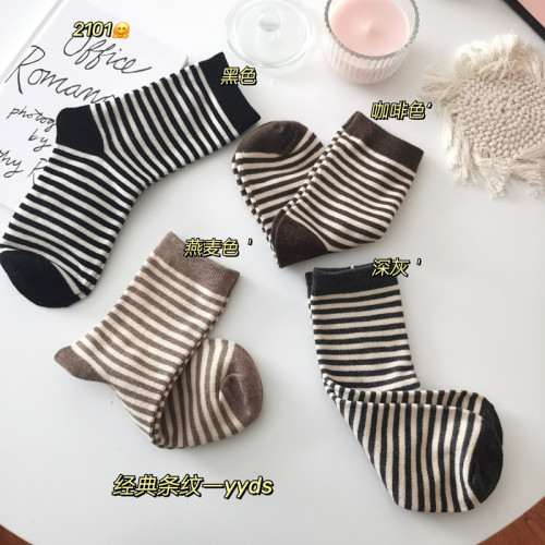 Striped socks Women's mid-tube socks autumn and winter long tube pile socks Japanese ins fashion trend versatile outside wear students