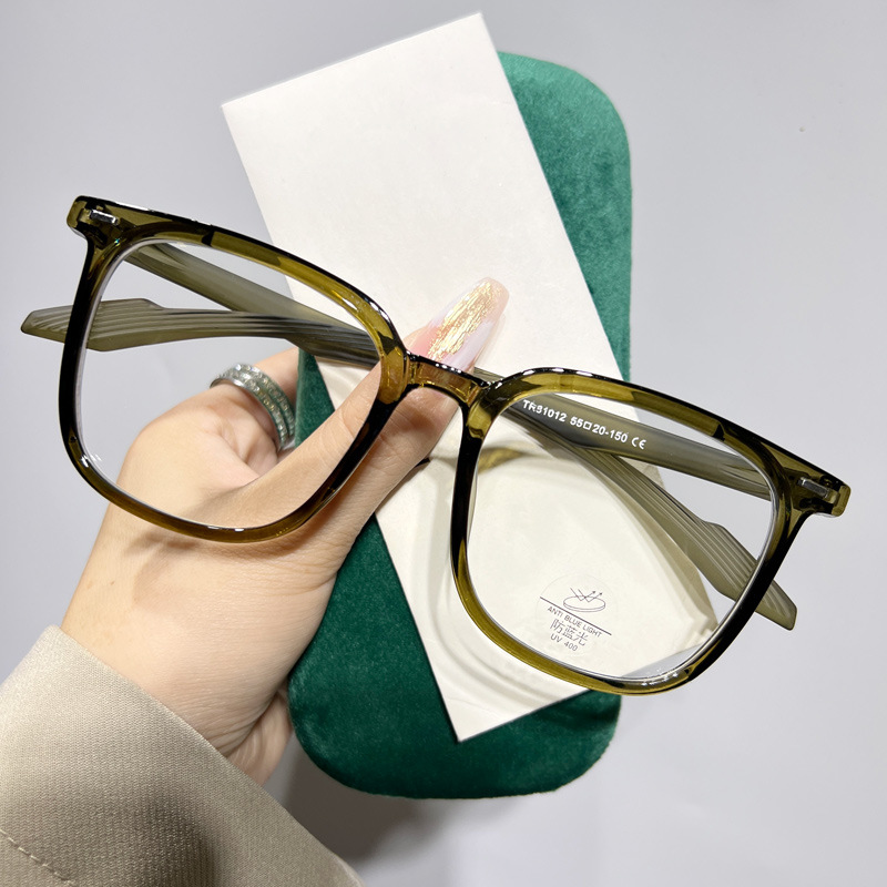 올리브 그린 프레임