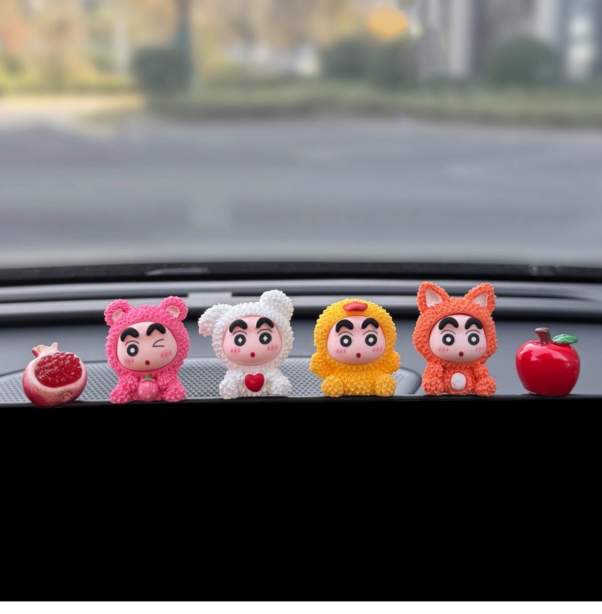Car Dashboard Decoration Crayon Shin-Chan Car Interior Decoration 2026 Trendy New Cute Female Model