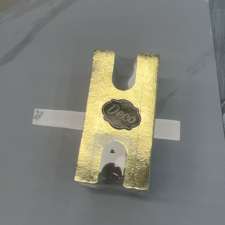 Fabricante al por mayor almohadilla de mousse desechable redonda oro mini pastel de queso pequeño cartón de oro placa de pastel