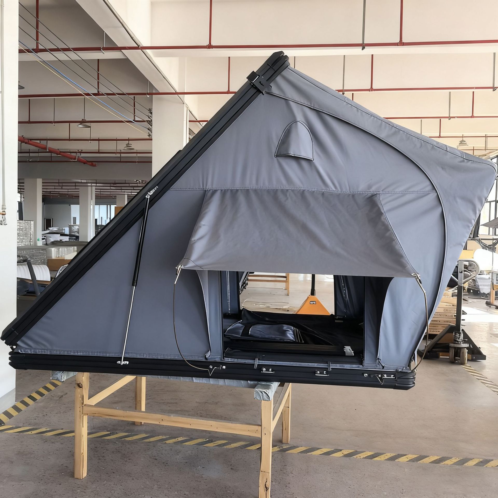 Tabla personalizada de aleación de aluminio triangular carpa de techo de alta velocidad SUV carpa de vehículo todoterreno duro carpa de techo duro