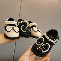 2022 Autumn Baby Leather Shoes Pearl Toddler Shoes Soft Sole Square Mouth Shoes Girls Little Princess Shoes 0-3 Years Old Shoes