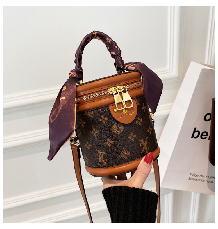 Printed Bucket 2024 New Cross Shoulder Cute and Versatile Women's Bag Small Handbag Free Scarves_voghion.com