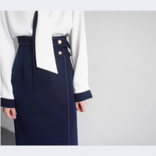 先行販売ネイビーブルーのアヒルの卵バックル非対称ハイウエストスカート気質通勤女性ボトムス|undefined