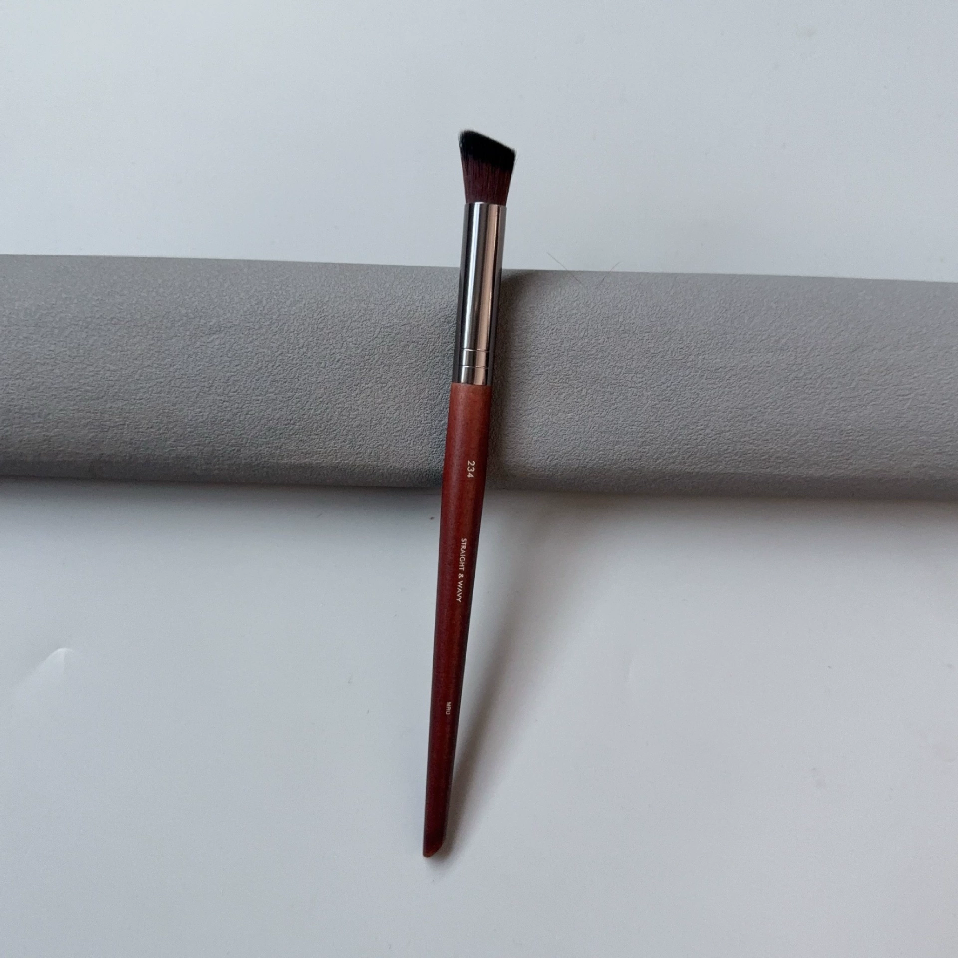 Brush, face blush, foundation, highlighter, eye pencil, full set