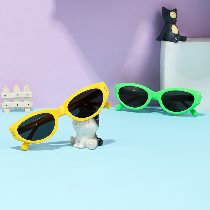 Moda para niños gafas de sol anti-UV, gafas de sol ligeras para niños negros, gafas de sol de protección solar de marea
