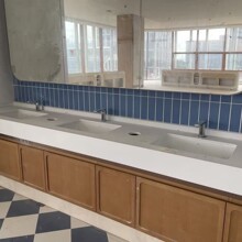 �Ӻ�߅������ʯϴ��̨�̈������l���g��ɫһ�w�轛�����������ʯ