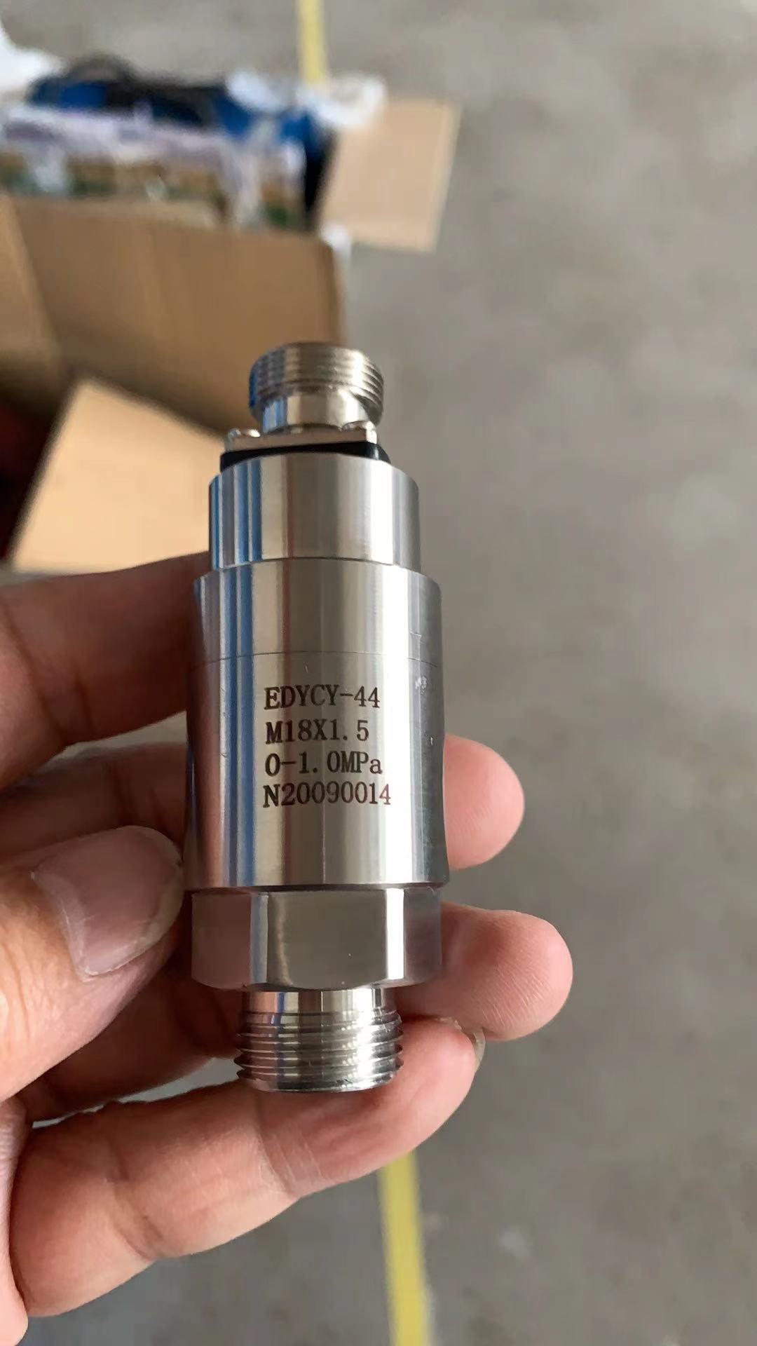 EDYCY-44 M18x1.50-1MPa压力传感器潍坊斯太尔WD615机油压力探头