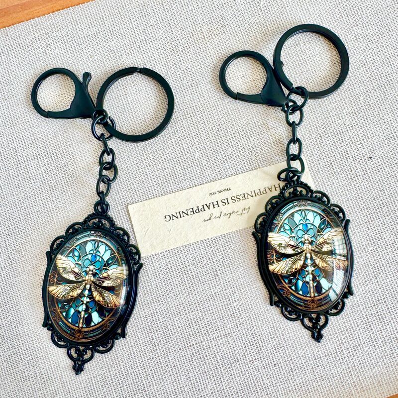 Retro Gothic Dragonfly Pattern Metal Keychain Creative Art Pendant Personalized Key Chain Bag Accessories