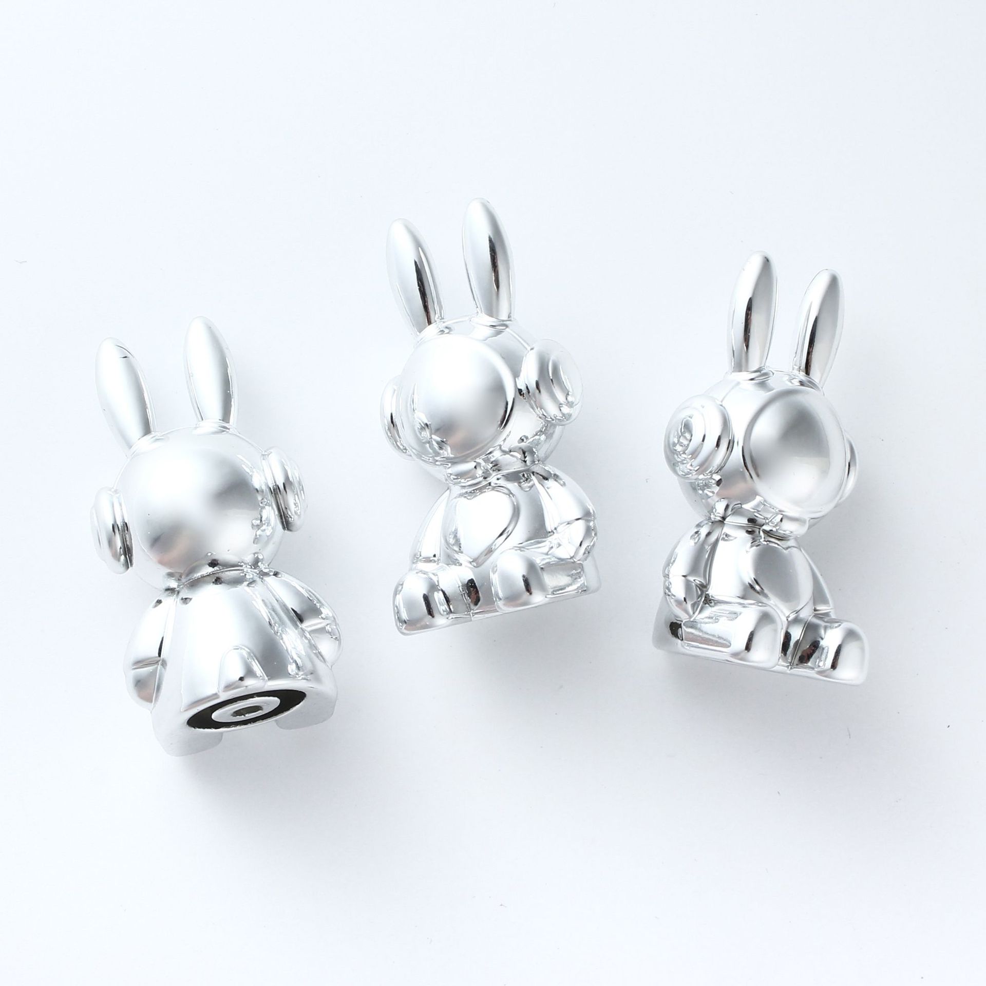 现代银色太空宇航员兔子塑料摆件趣味客厅卧室顶珠房样板房饰品