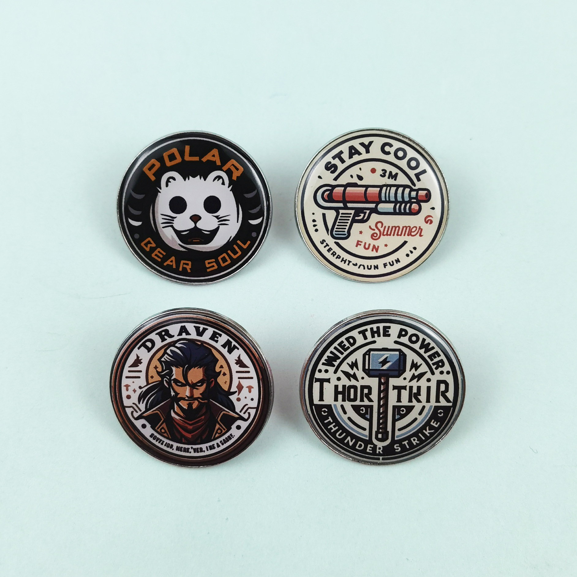 Broche de metal redondo transfronterizo patrón de dibujos animados medalla de joyería estilo retro europeo y americano mochila insignia de alfiler