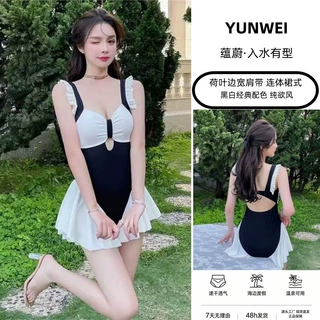 甜妹风连体泳衣女2026新款荷叶边裙式显瘦遮肚保守温泉度假泳装