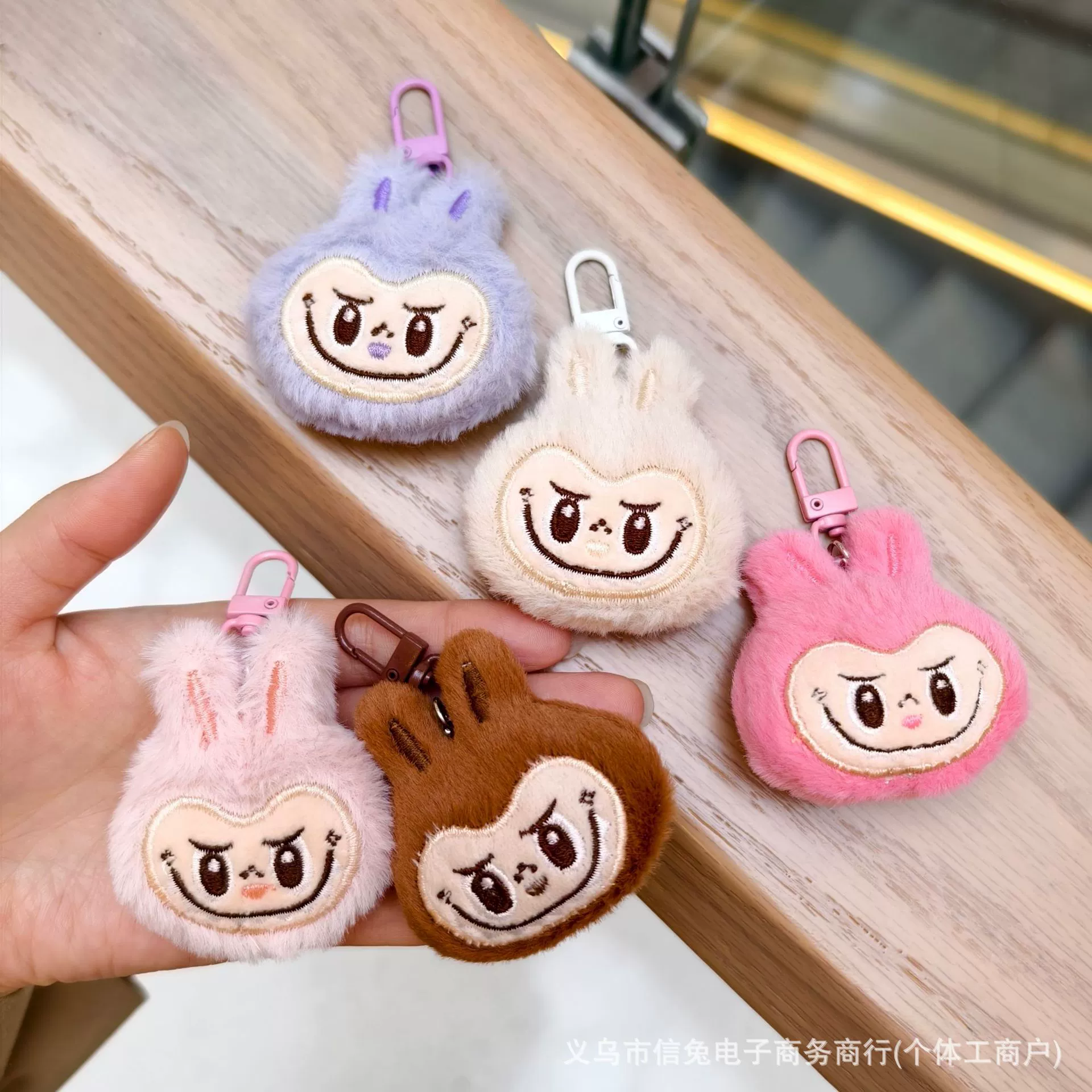 Подвеска-брошь Labubu в стиле интернет-знаменитости, плюшевая игрушка Labubu, брелок для ключей, подвеска для рюкзака, аксессуар для одежды и волос