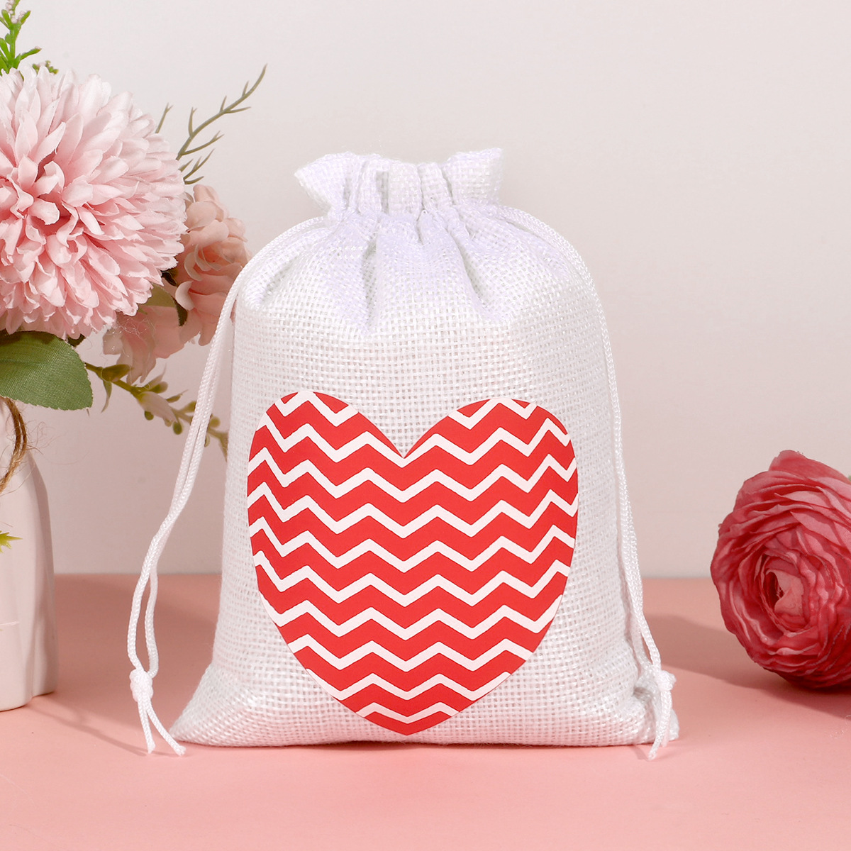 Bolsa de lazo de lino amor rojo Día de San Valentín boda caramelo regalo embalaje bolsa de cordón bolso de lazo al por mayor