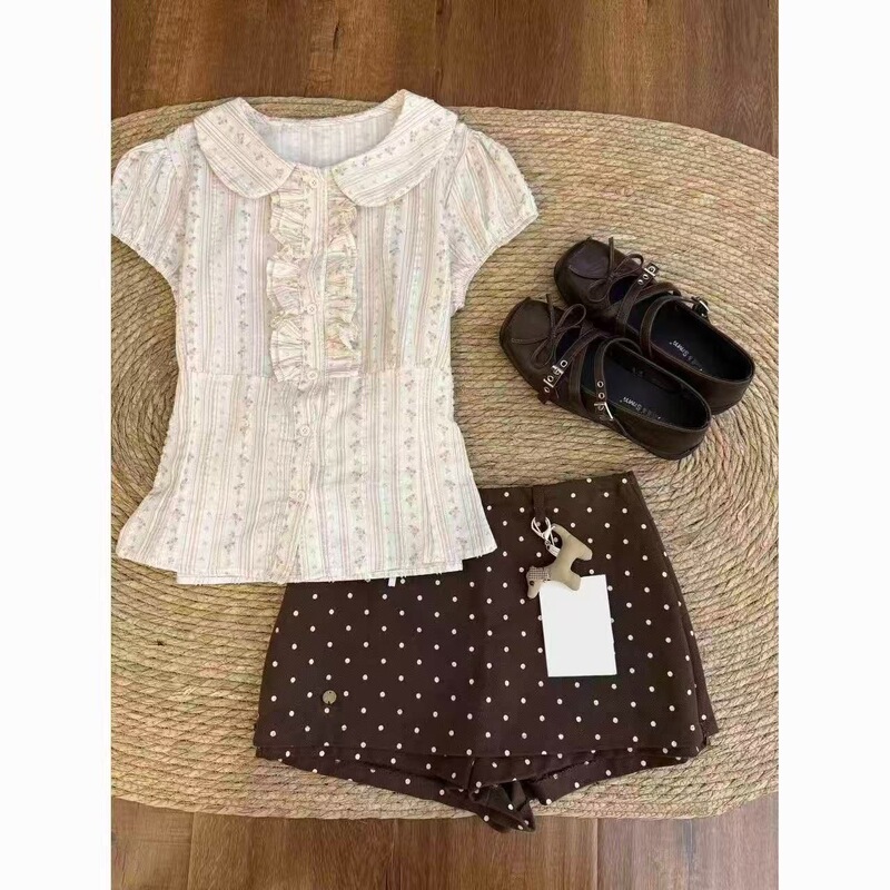 Spring Wildflower Message: Women's floral short-sleeve shirt with ruffled edges and doll collar, beautiful summer top + polka dot skirt set Spring Wildflower Message: Women's floral short-sleeve shirt with ruffled edges and doll collar, beautiful summer top + polka dot skirt set