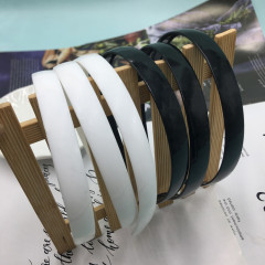 1.5-inch Wide DIY Jewelry Accessory Washcloth-Style Toothed Headband in Black and White — Women's Adult Hair Clip, Plastic Headwear for Ladies