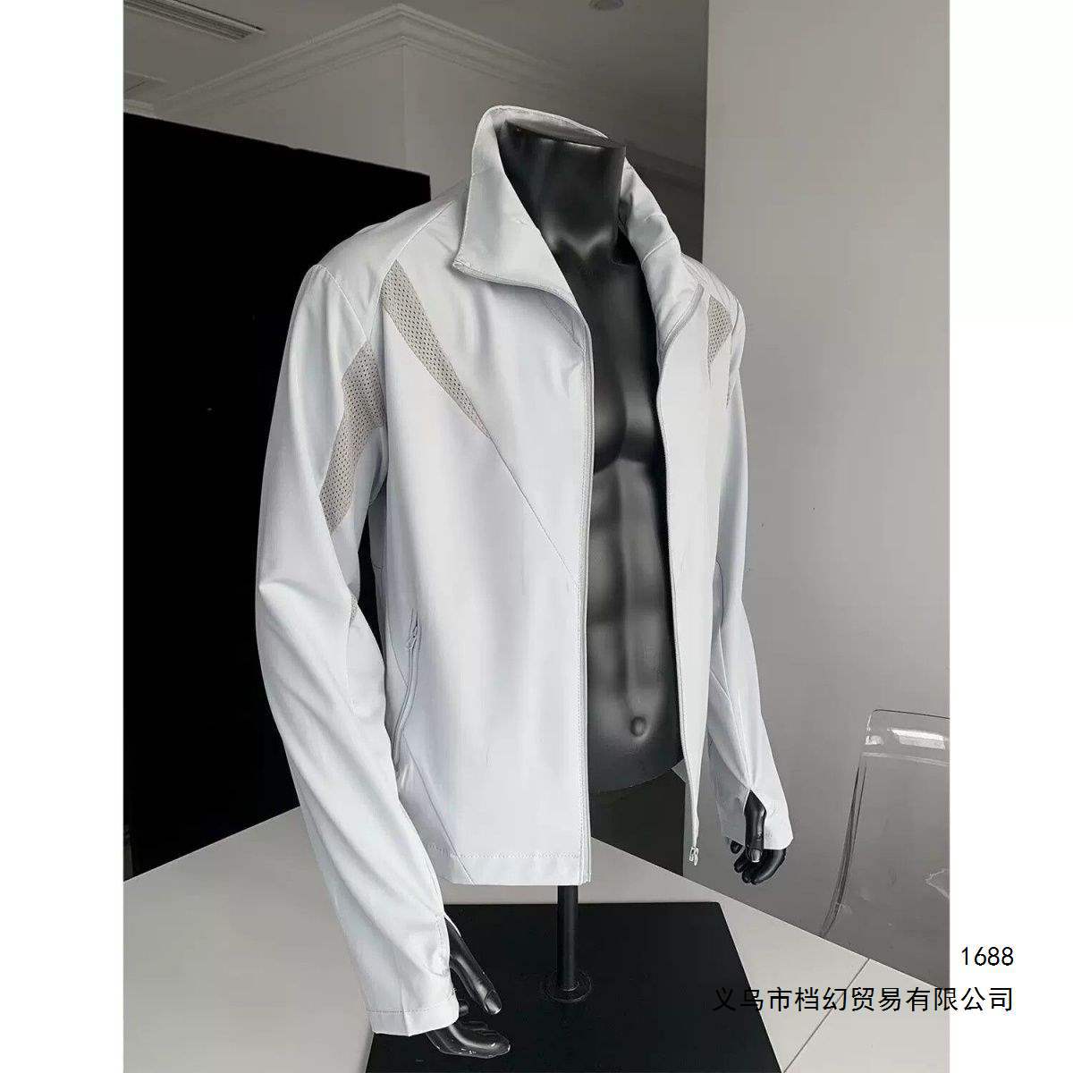 American-style boxy fit, structured shoulders, mesh stand-up collar, men's summer sun protection shirt, trendy brand, lightweight, breathable, outdoor sports sun protection clothing.