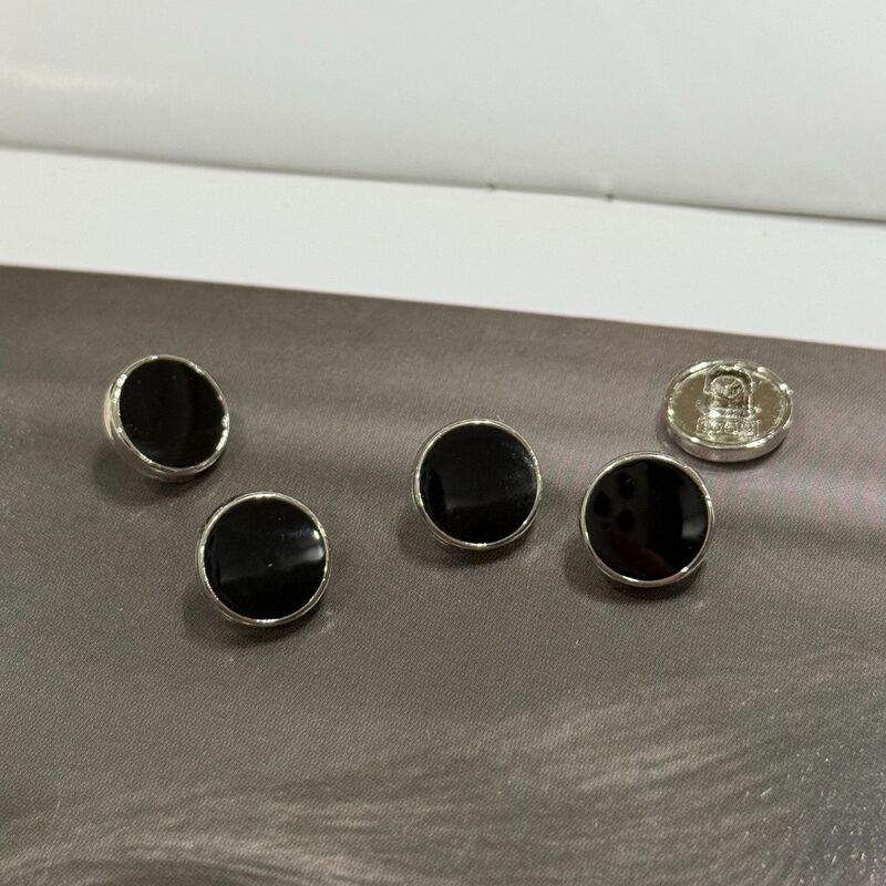 High-grade metal shirt buttons flat black oil small buttons men's jacket coat hand-sewn buckle manufacturers direct batch High-grade metal shirt buttons flat black oil small buttons men's jacket coat hand-sewn buckle manufacturers direct batch