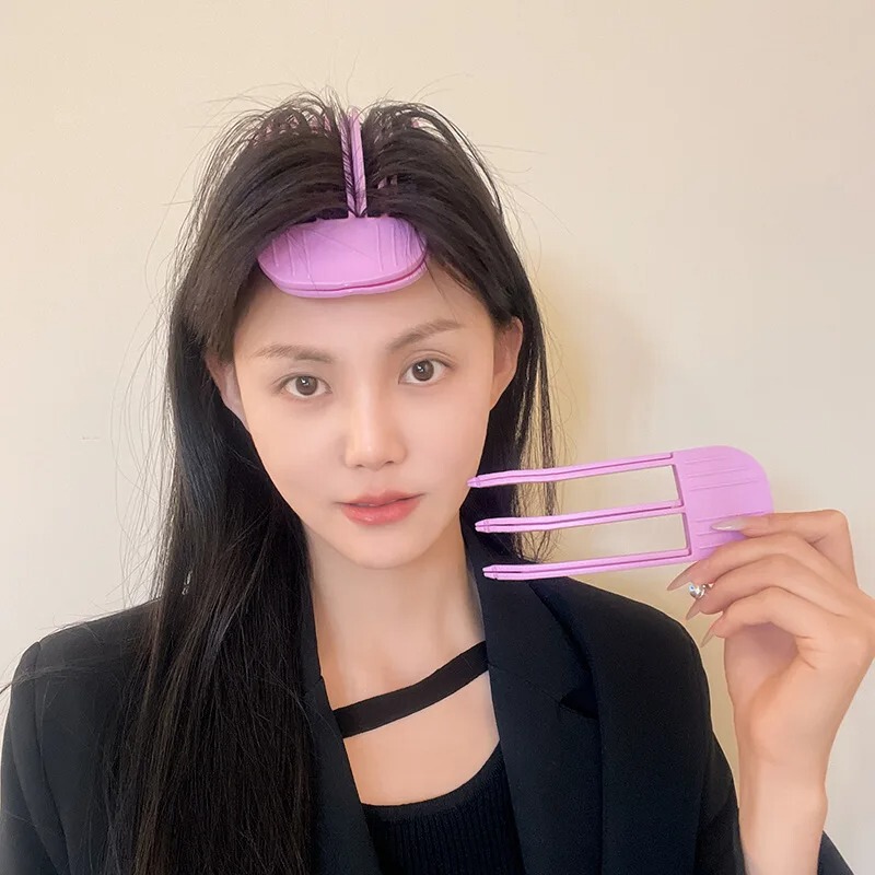 風のプラスチックの櫛の髪の根は高くなって頭の頂の神器の韓系のふわふわしている神器の前髪のふわふわしている器の怠け者の跡がありません。|undefined