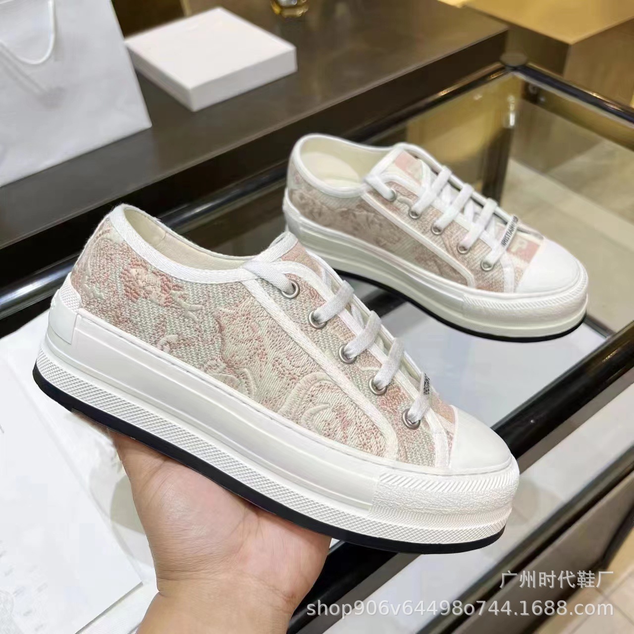 D casa zapatos de lona bordados mujer 2024 nueva celebridad de Internet con cordones zapatos blancos con suela gruesa para aumentar las zapatillas deportivas casuales