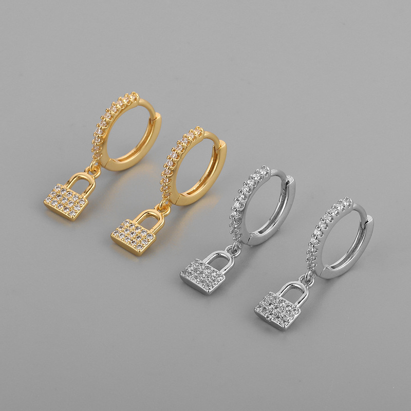 Korean Version Small Lock Copper Earrings display picture 1