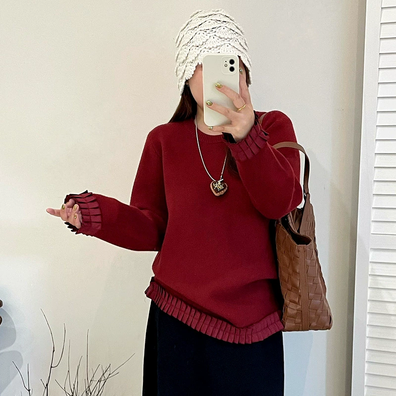 Winter knitted sweater for leisure with a round collar, plus size